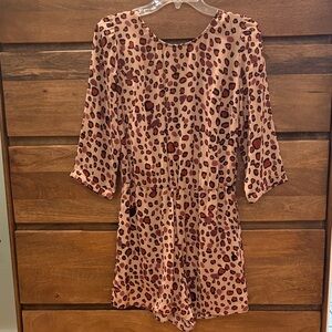 DV by Dolce Vita Blush Leopard Long Sleeve Romper